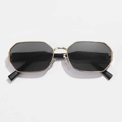 Aurelle Round sunglasses - gold frame, angle view