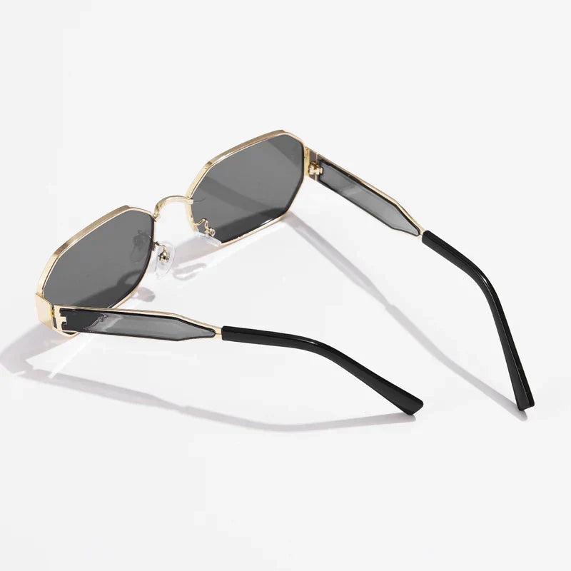 Aurelle Round sunglasses - gold frame, detail view